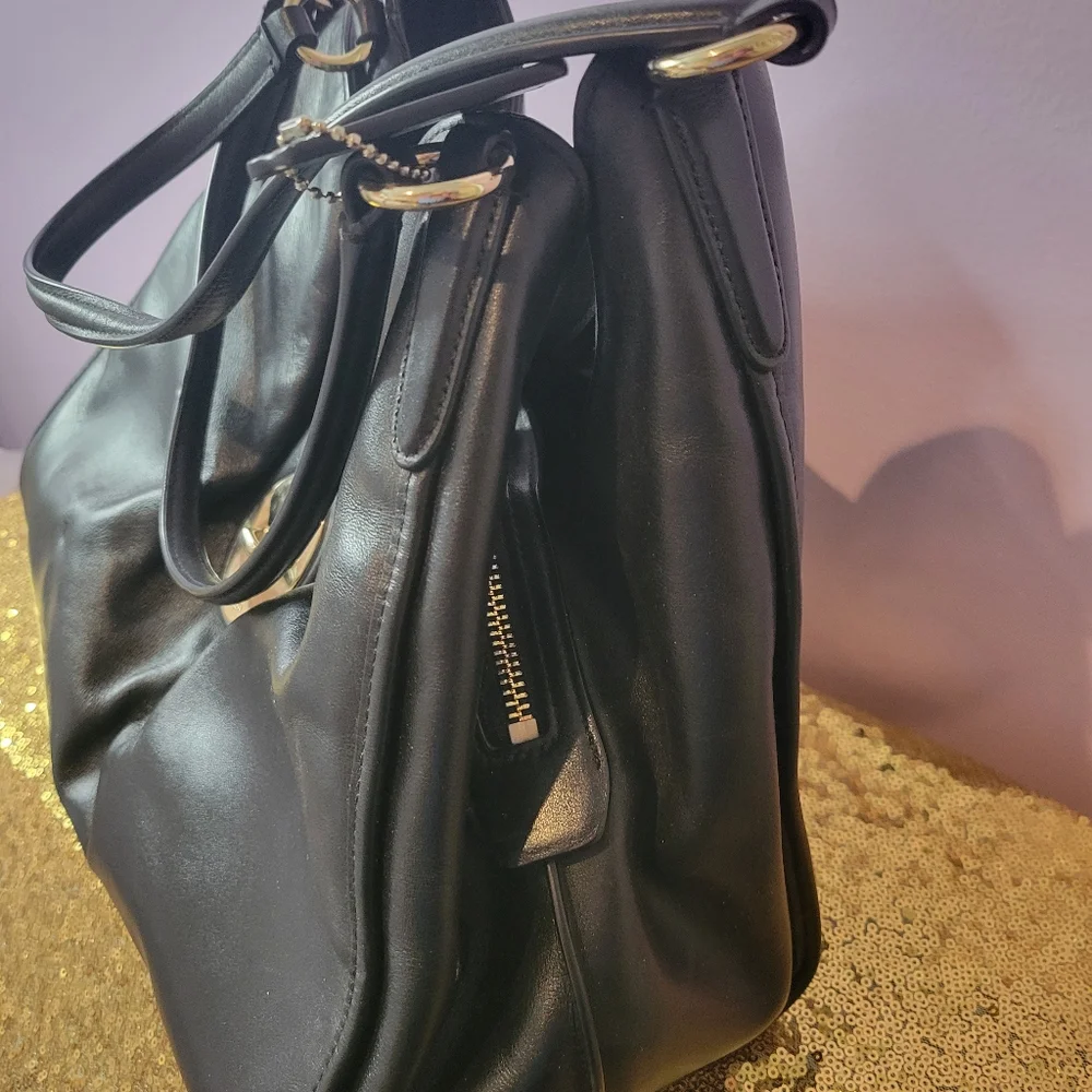 Authentic Coach Black leather bag - Picture 3 of 5